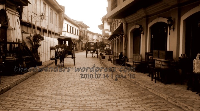 Walking through Vigan’s Calle Crisologo