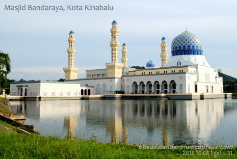 Masjid Bandaraya from the road side Masjid Bandaraya from the road side