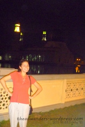 Sally and the (indistinguishable) Masjid Bandaraya Sally and the (indistinguishable) Masjid Bandaraya