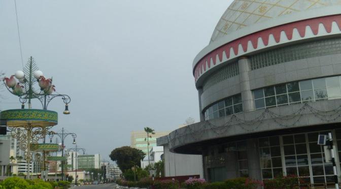 Backpacking South East Asia: Brunei – The Sultan’s Treasures at the Royal Regalia Museum