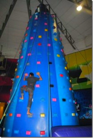 MetroMania - Star City Wall Climbing