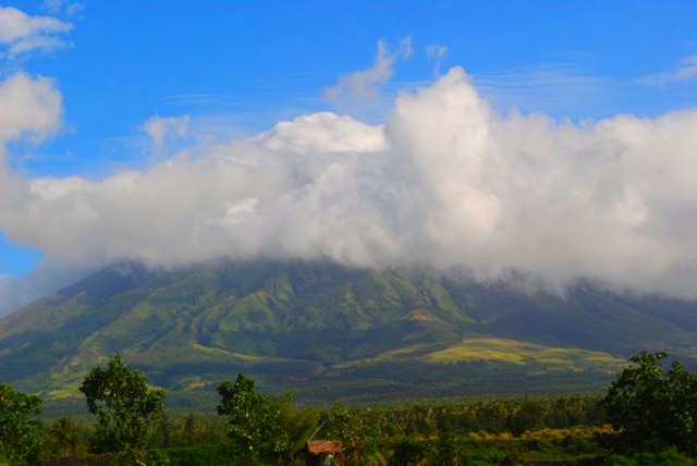 Mayon Volcano and Cagsawa Ruins - Clouds