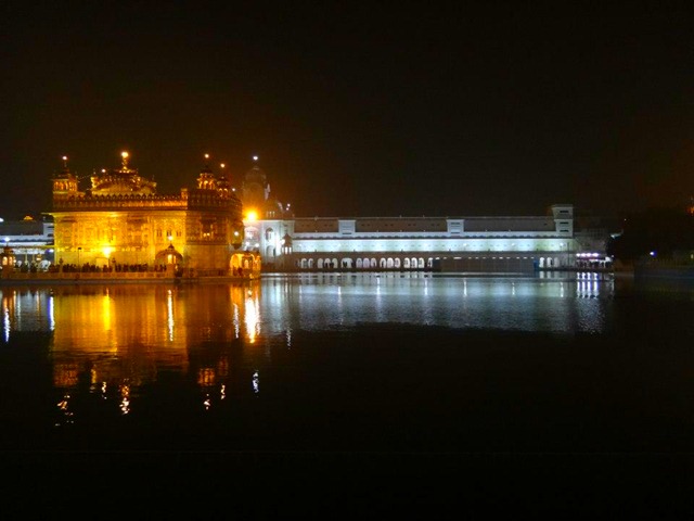 Amritsar - Golden Temple Right